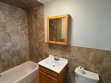 647 Montgomery St #3 — photo 6 of 7
