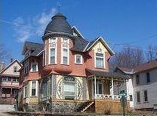 122 W Barnum St, Ishpeming, MI 49849