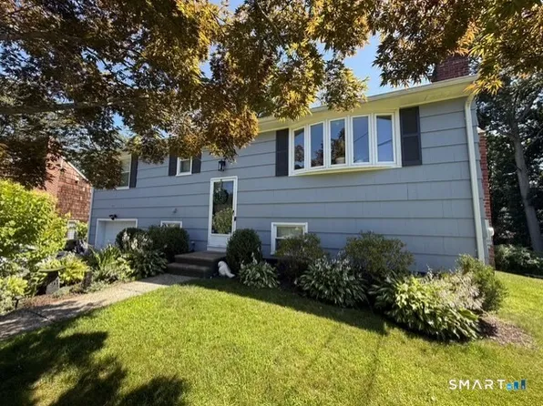77 Valley View Rd, Norwalk, CT 06851