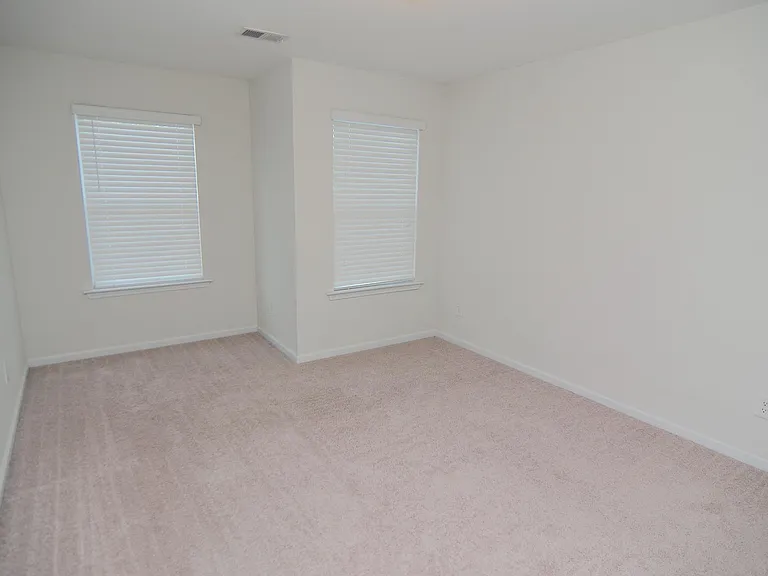 194 Bonhomme Cir — Photo 21