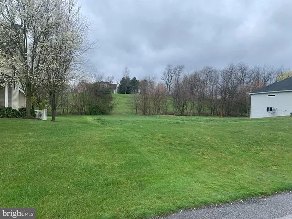 6263 Oak Leaf Ln N, Fayetteville, PA 17222