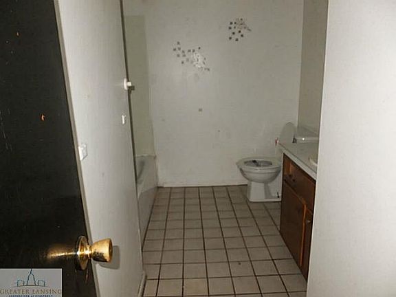 4th image of 5020 Delray Dr #A
