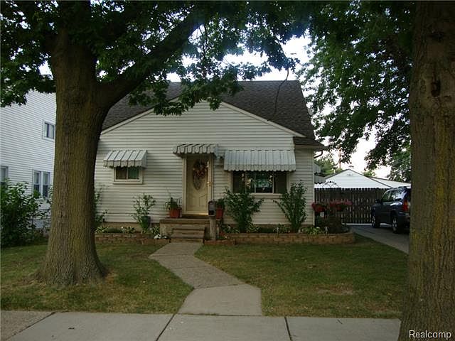 1st image of 27080 Blum St
