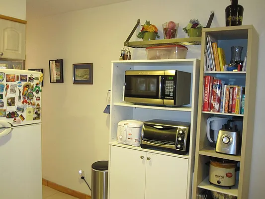 Rented by Standard Living Realty Inc | media 32