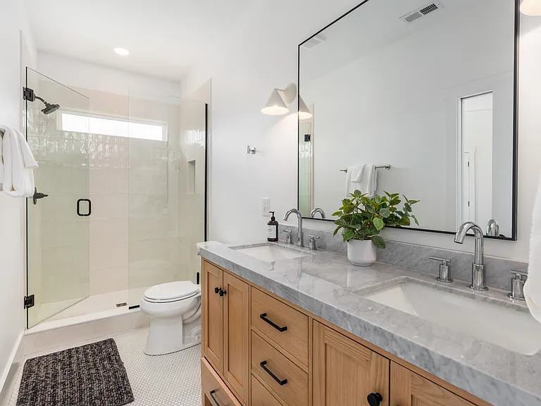 1013 Summit Ave #A — Photo 44