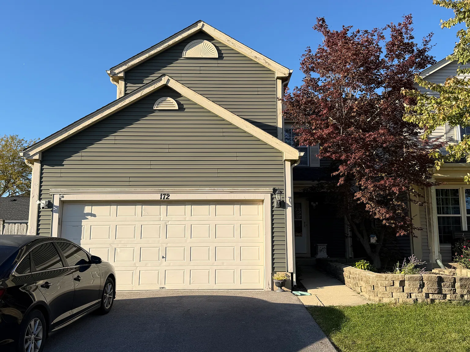 4 bed, 2.5 bath, 2250 sqft, $3,200 — Photo 1
