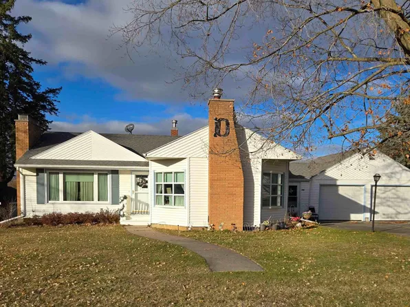 716 6th Ave E, Cresco, IA 52136