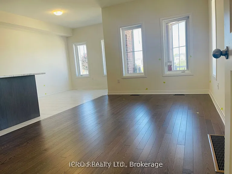 35 Brixham Ln #UPPER LEVEL — Photo 7