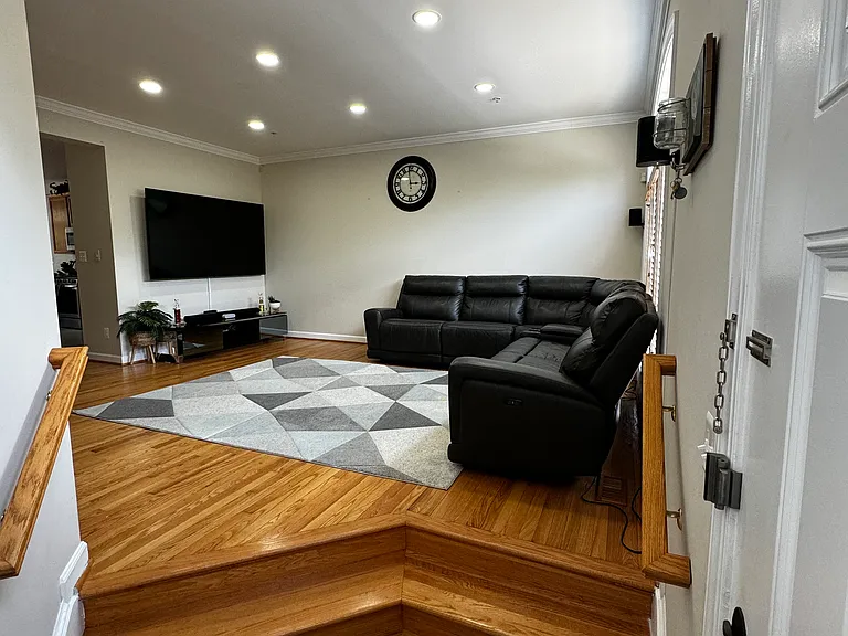 10526 Abingdon Way — Photo 1