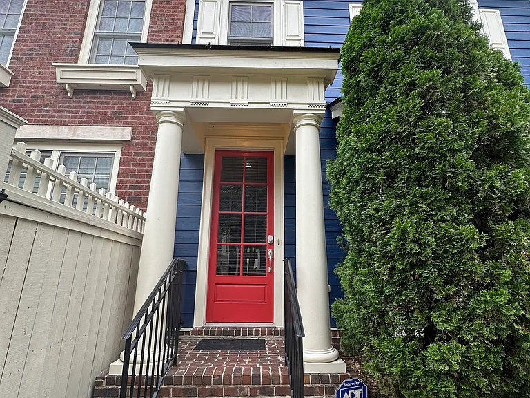 6166 Holly Park Ln #160 — Photo 3