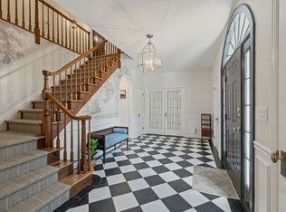 6 Vivian Pl, Montebello, NY 10901