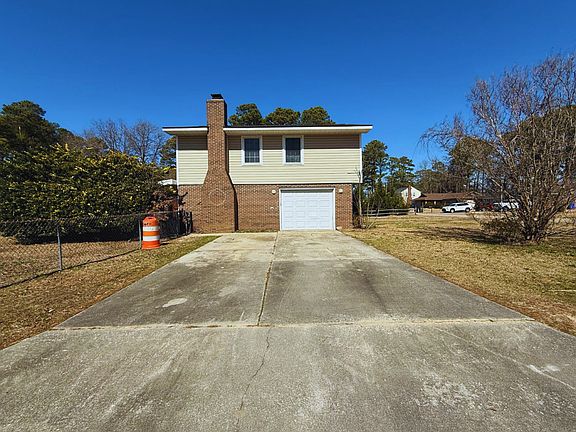 3rd image of 214 Wintergreen Dr