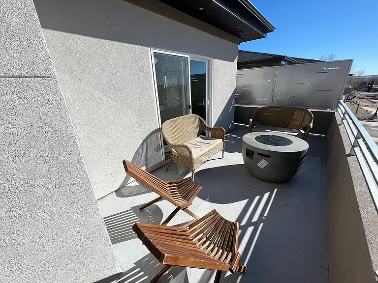 690 N Richard St #8 — Photo 6