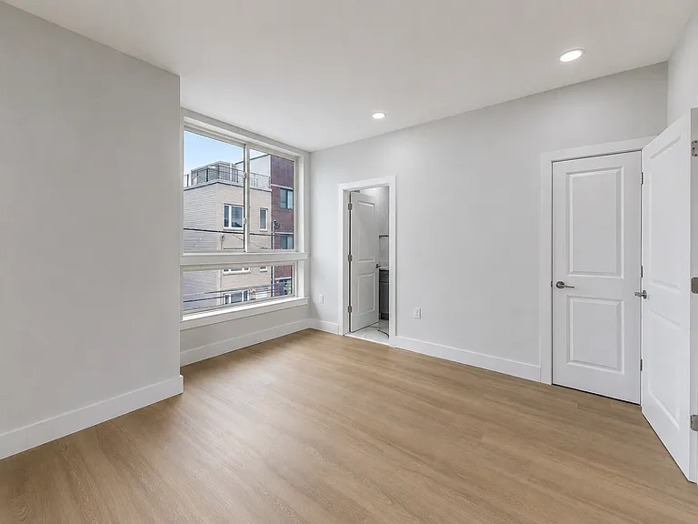 122 E Cumberland St — Photo 8