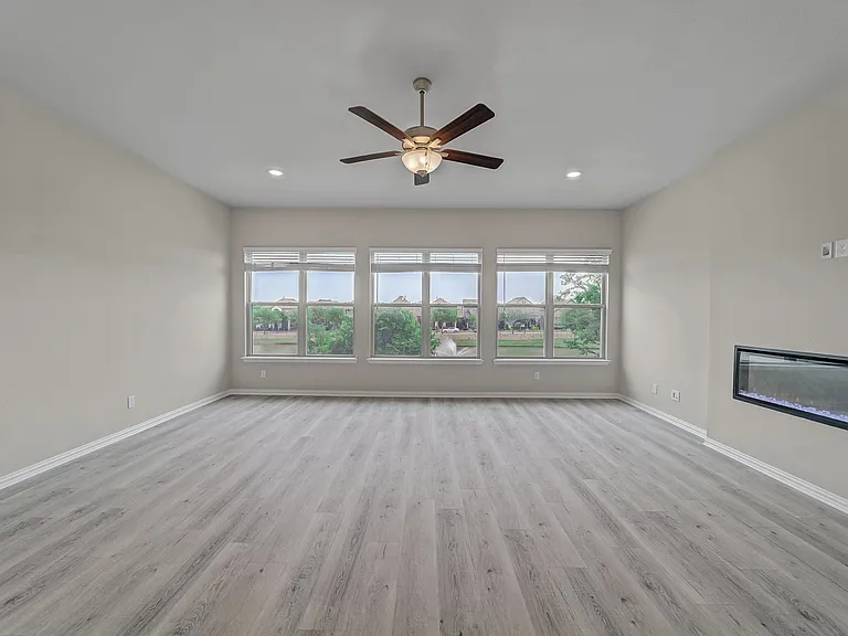 4484 N River Walk Dr — Photo 3
