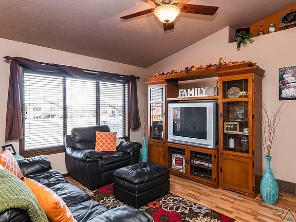 4th image of 508 Cottonwood Dr