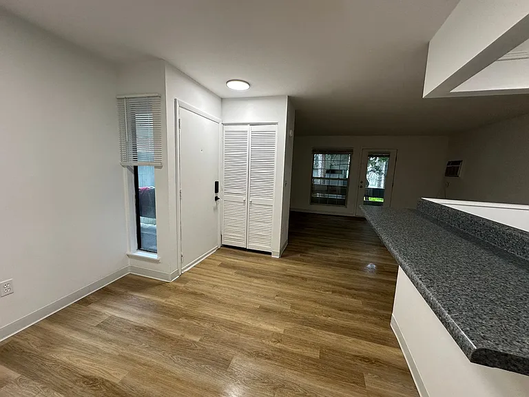 University Park Apartments near Cornell University — Photo 250