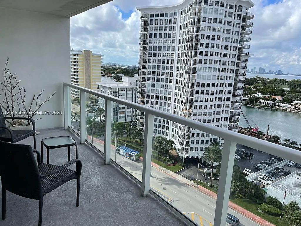 Arlen Beach Condo — Photo 1