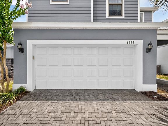 3rd image of 8922 ZURICH LANE