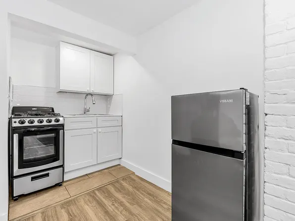 430 East 13th Street image 1 of 7