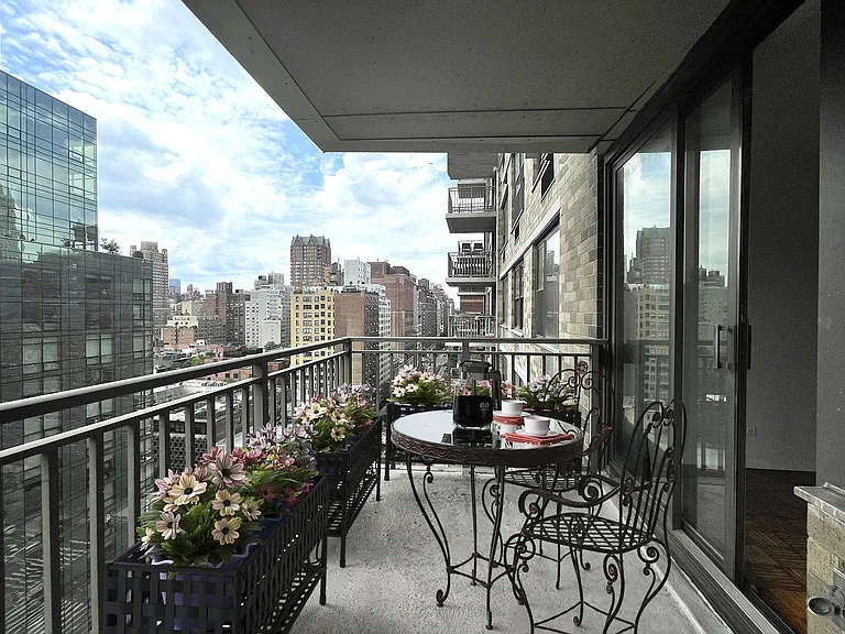 301 E 79th St #16P — Photo 4