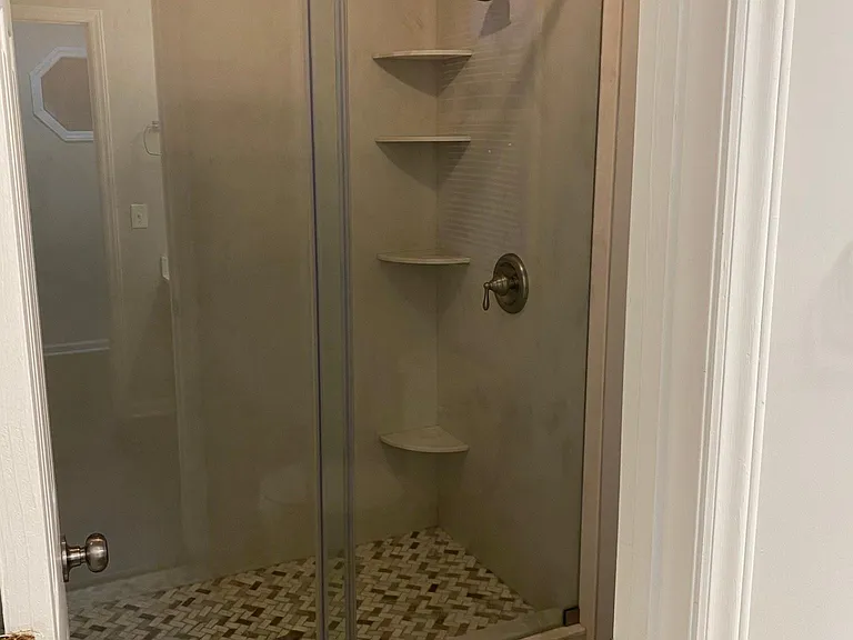 Updated ensuite bathroom, two shower heads.