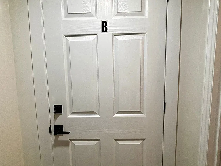 736 Sunnypoint Dr #B — Photo 3