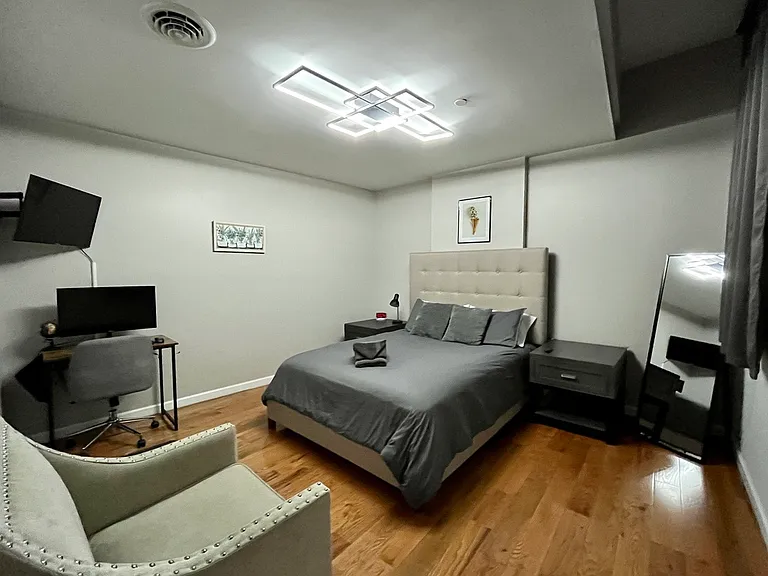 37 Maiden Ln #3B — Photo 4