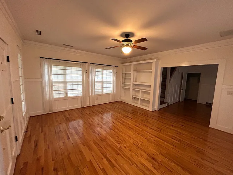 2461 Lyndhurst Ave — Photo 124