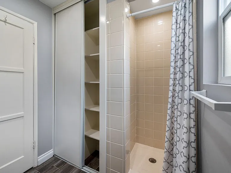16505 Prairie Ave #16509 — Photo 8