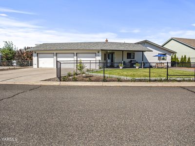 5504 Pear Butte Dr, Yakima, WA, 98901