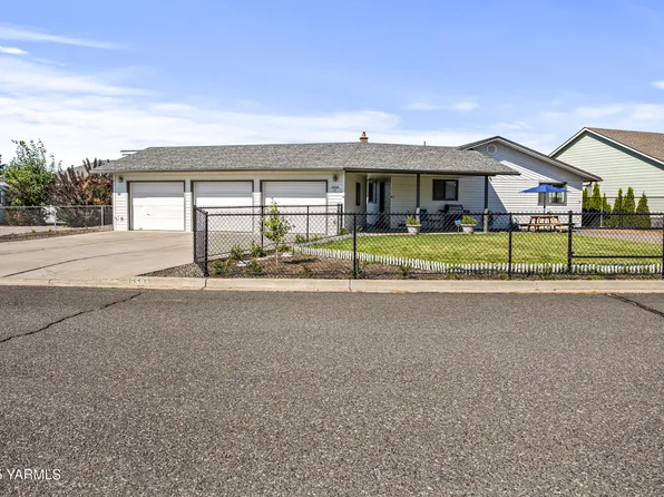 5504 Pear Butte Dr, Yakima, WA 98901