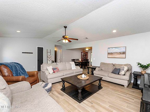 5th image of 10774 LARIAT Lane