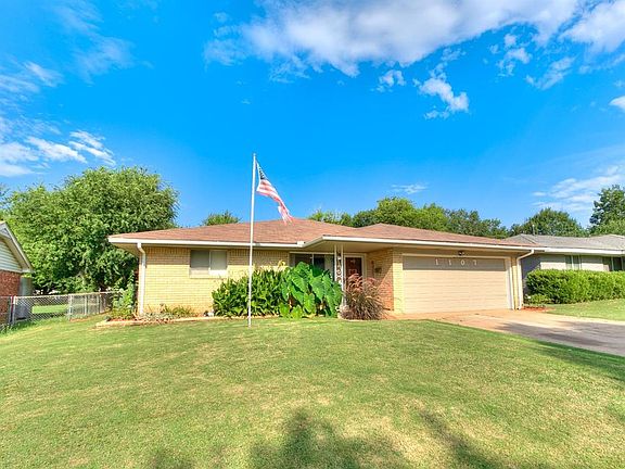 3rd image of 1107 Berwyck Dr