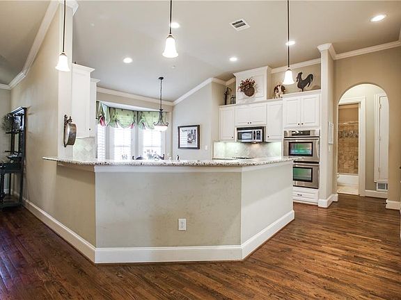 5th image of 5801 Hillcrest Ave APT 11