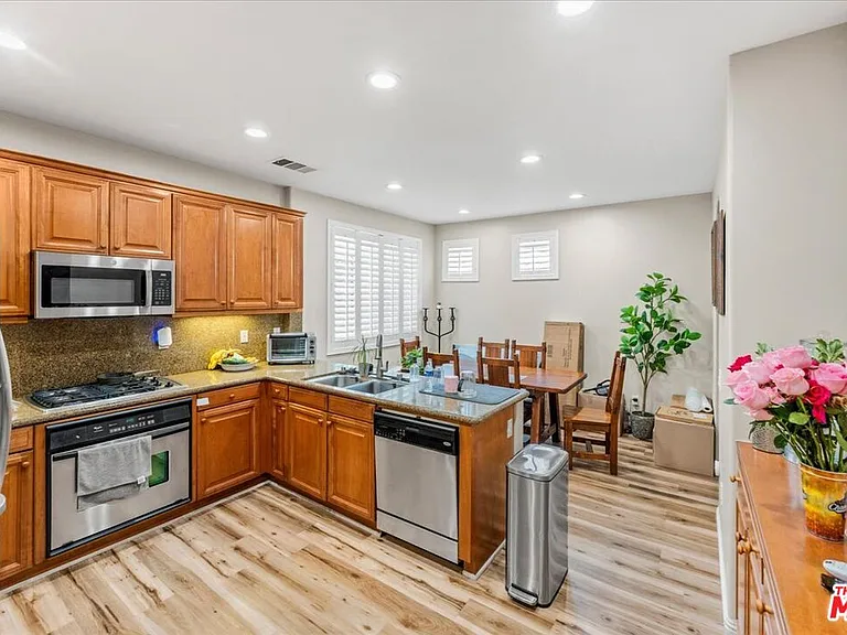 3653 W Medici Ln — Photo 11