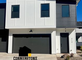 313 Talons Dr, Eagle Point, OR 97524