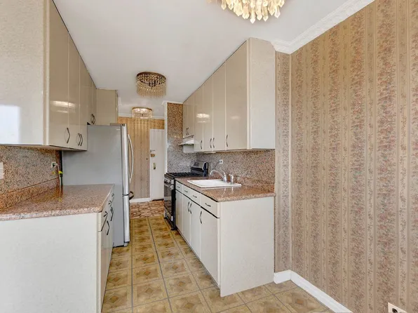 2483 West 16th Street image 5 of 16