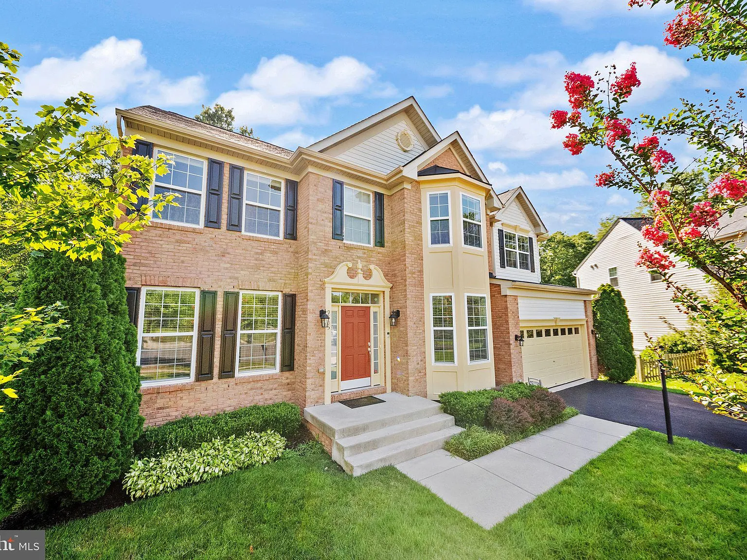 4 bed, 3.5 bath, 4192 sqft, $4,250 — Photo 3