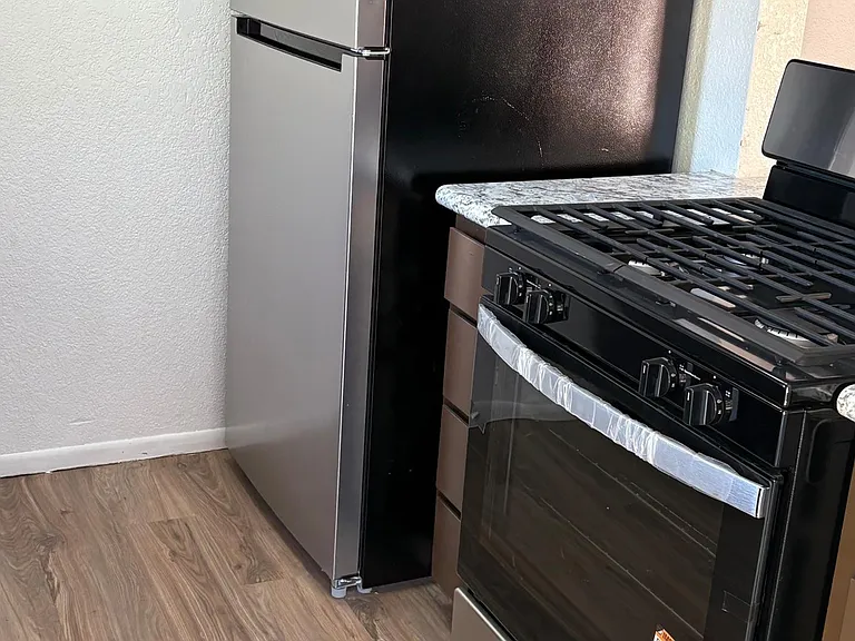 470 E Date St #5 — Photo 2