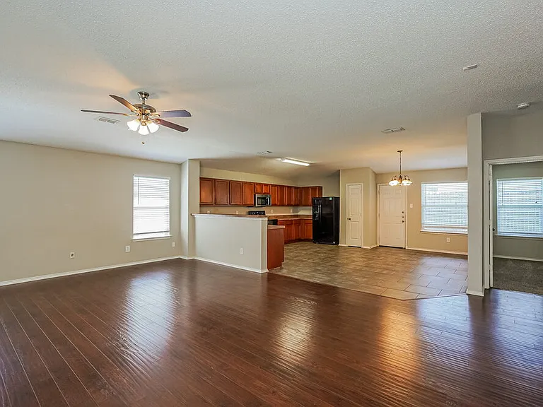 8024 Sartain Dr — Photo 6