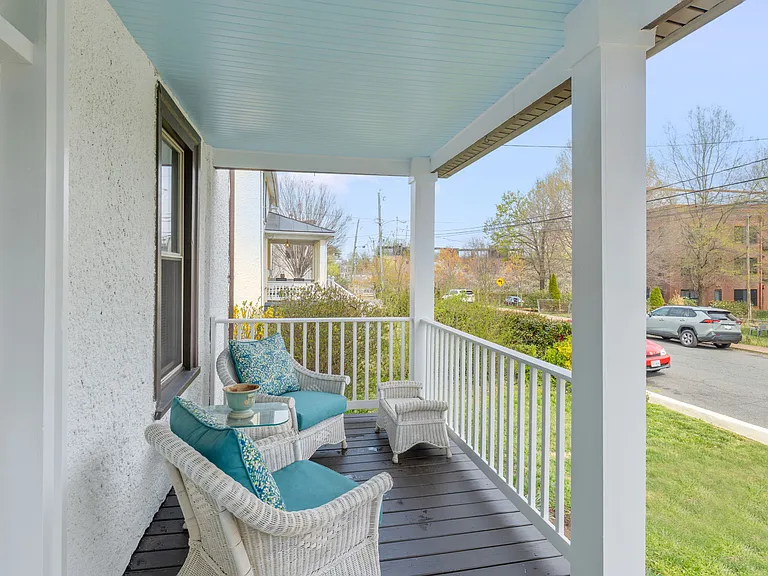 207 Douglas Ave #B — Photo 4