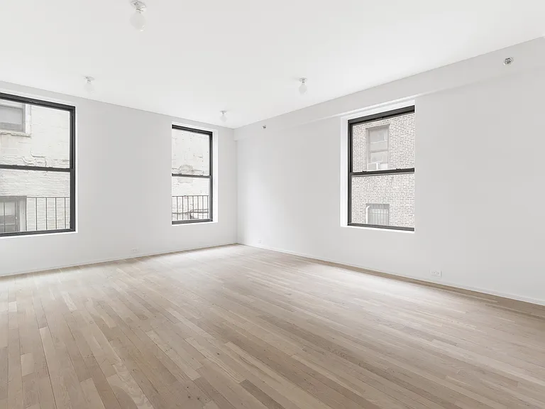 149 Canal St #4R — Photo 1
