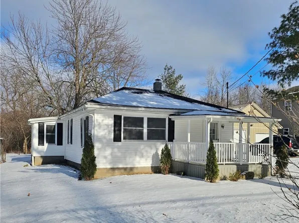 132 Lincoln Ave, Penn Yan, NY 14527