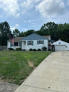 1st image of 109 E Woodland Ave