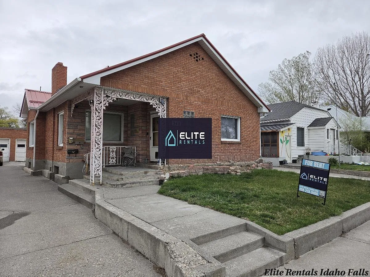 348 I St — Photo 2