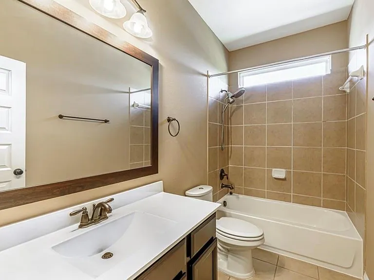4607 Rockton Hills Ln — Photo 20