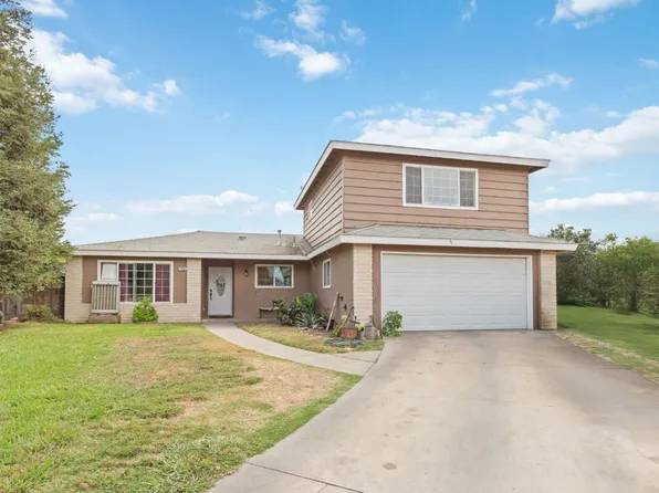 2704 Willow Dr, Madera, CA 93637