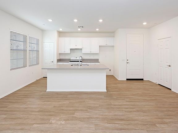 4th image of 41936 Pedraza St