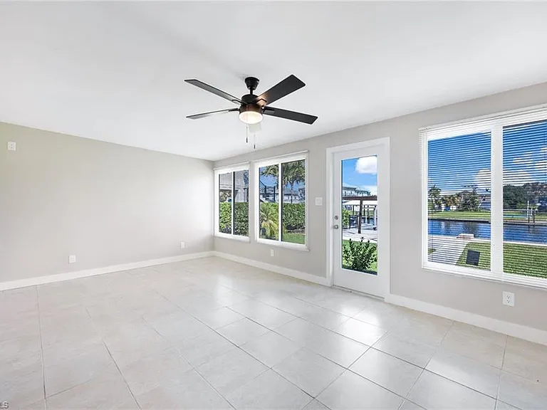 4862 Regal Dr — Photo 16